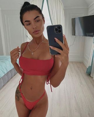 Лора , 26 лет - госпожа со страпоном