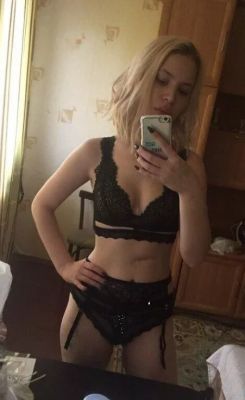 Молоденькая студентка Карина, рост: 172, вес: 64